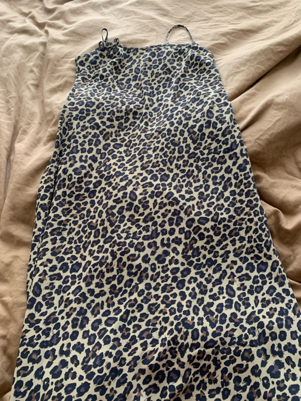 Abercrombie and Fitch leopard print maxi dress size large - Picture 2 of 2